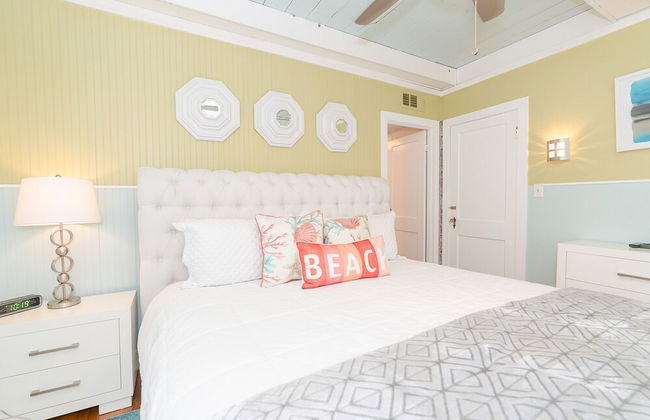 Beachside Bungalow - Photo 9