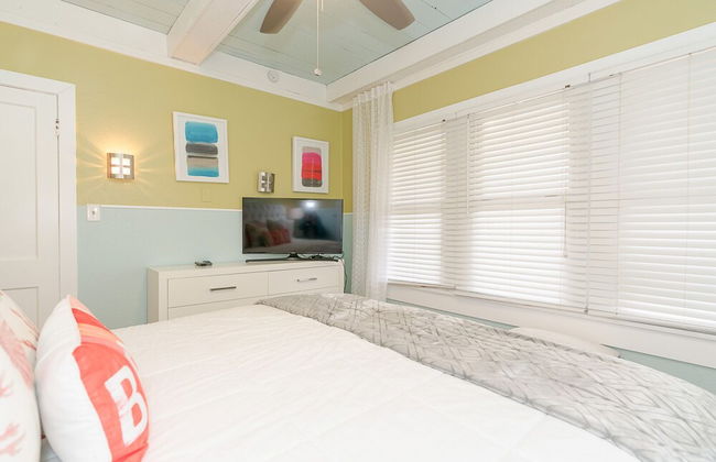Beachside Bungalow - Photo 15