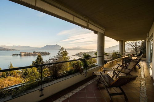 Photo 2 - Sana Luxury Apartment in Stresa With Lake View