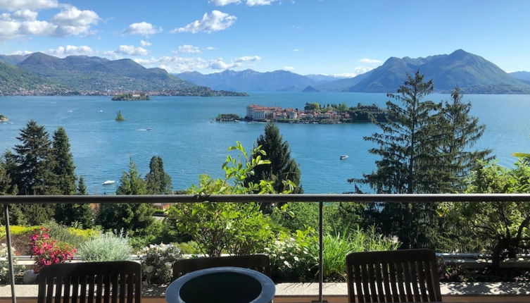 Foto 1 - Sana Luxury Apartment in Stresa With Lake View