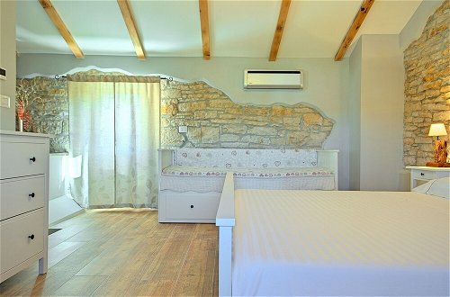 Foto 16 - Perfect for Children, Garden With Pool, Playground and Walk in Whirlpool
