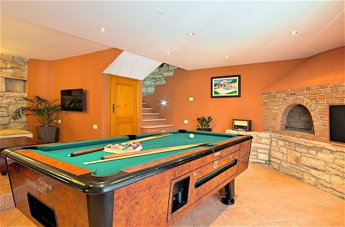 Photo 4 - Perfect for Children, Garden With Pool, Playground and Walk in Whirlpool