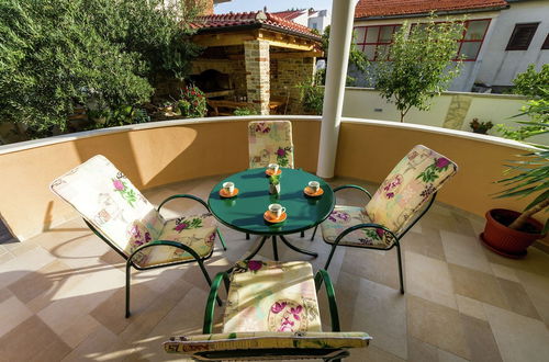 Photo 12 - New Luxury Apartment With Nice Garden and Barbecue in a Quiet Area, Wifi