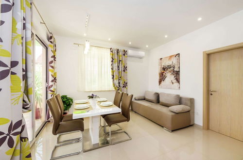 Photo 10 - New Luxury Apartment With Nice Garden and Barbecue in a Quiet Area, Wifi