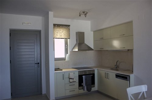 Foto 9 - Immaculate 2-bed Apartment in Makrygialos