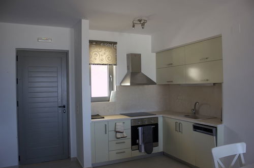 Photo 9 - Immaculate 2-bed Apartment in Makrygialos