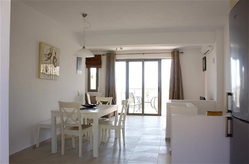 Photo 11 - Immaculate 2-bed Apartment in Makrygialos