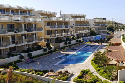 Photo 18 - Immaculate 2-bed Apartment in Makrygialos