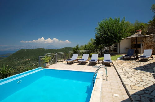 Foto 21 - 3 Bedroom Peaceful Villa With Sea Views & Pool