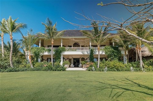 Foto 13 - One-of-a-kind Villa With Open Spaces and Amazing Views in Luxury Beach Resort