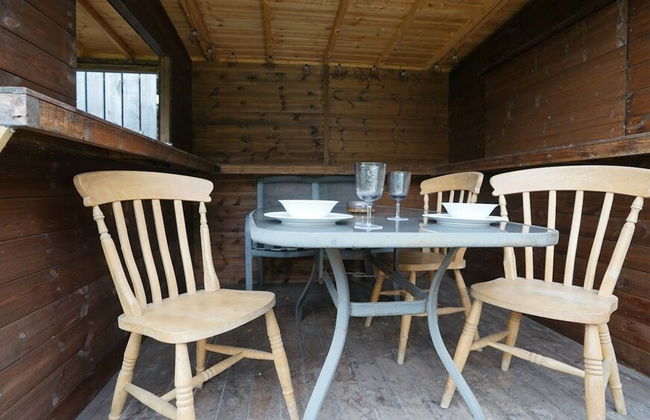 Showman's Hut @ Westcote - Photo 14