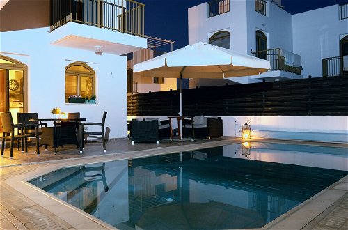Photo 15 - Seafront Villa With Private Pool