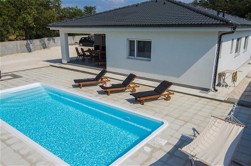 Foto 36 - Beautiful Villa With Private Swimming Pool