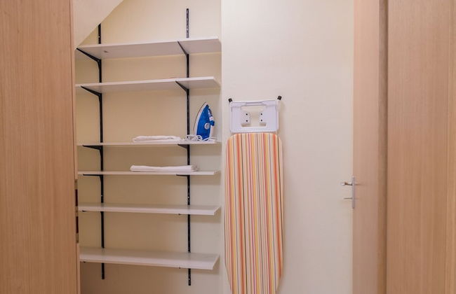 Awad's Yellow Apartment - Photo 11