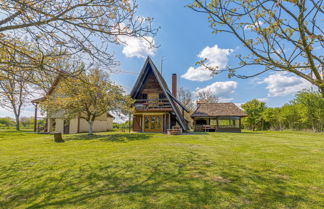 Photo 1 - Riverside House With Hot Tub