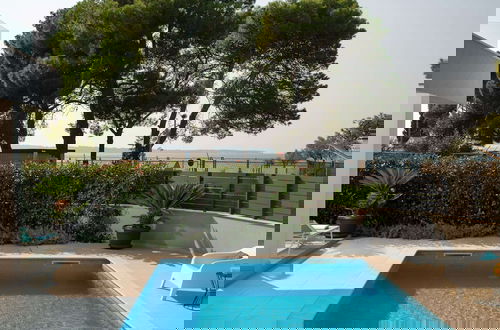 Foto 25 - Luxury Apartment With Private Pool, Near the Beach and Close to Pula