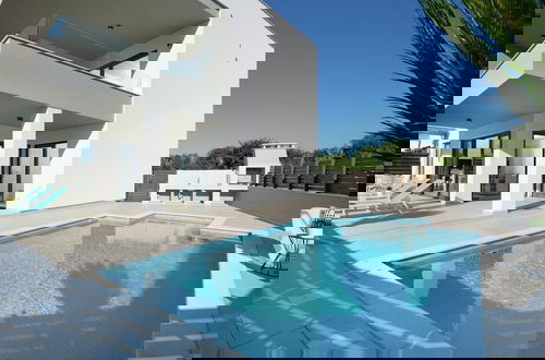 Foto 33 - Luxury Apartment With Private Pool, Near the Beach and Close to Pula