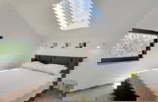 Foto 3 - Modern Holiday Home in Medulin With Pool