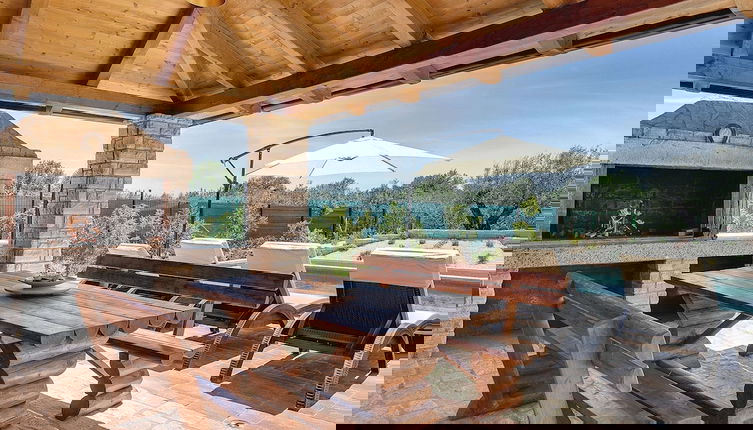 Foto 1 - Modern Holiday Home in Medulin With Pool
