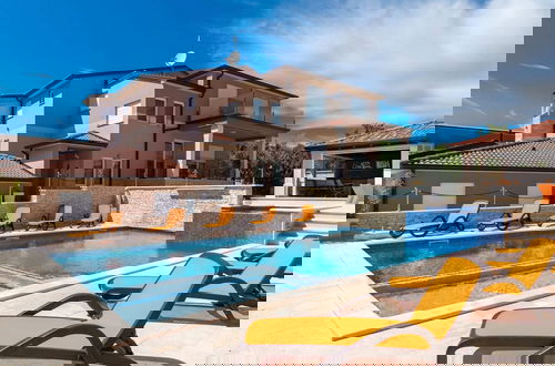Photo 1 - Villa in Pula With Pool Near Roman Arena