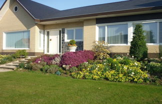 Foto 1 - Spacious Holiday Home in Ruiselede With a Garden