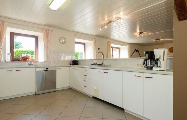 Modern Cottage With Private Garden in Waimes - Foto 9