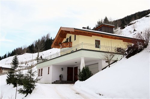 Photo 13 - Sunlit Apartment near Ski Area in Hüttschlag