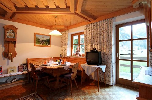 Photo 1 - Serene Cottage in Neukirchen am Großvenediger near Ski Area