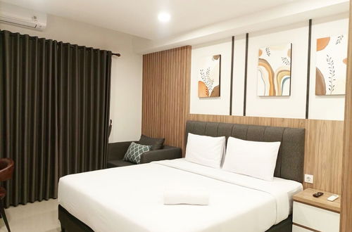 Photo 2 - Comfort And Simply Look Studio Room At Mataram City Apartment