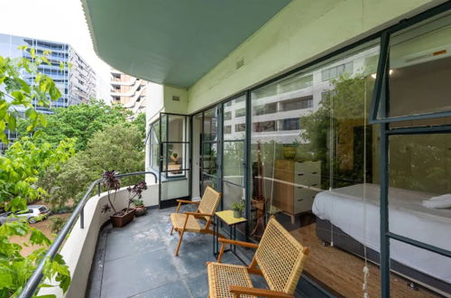 Photo 5 - Mid-century 1 Bedroom Apartment on Albert Park With Parking