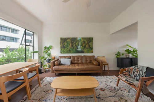 Photo 12 - Mid-century 1 Bedroom Apartment on Albert Park With Parking