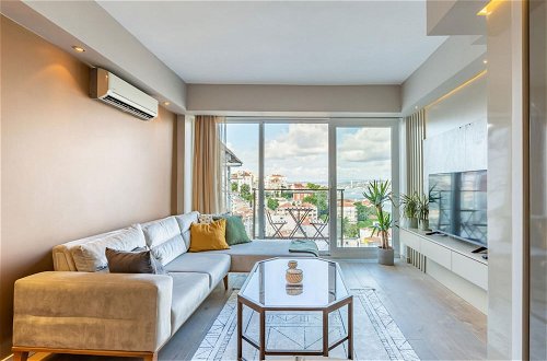 Photo 12 - Central Apartment With Bosphorus View in Cihangir