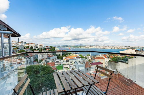 Foto 6 - Central Apartment With Bosphorus View in Cihangir