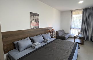 Photo 3 - Grey Escape Apartements