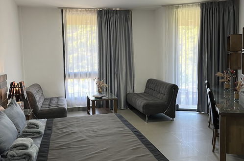 Photo 4 - Grey Escape Apartements