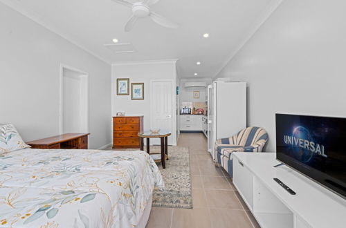 Foto 4 - Cardwell Seascape Apartments