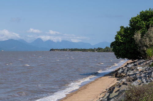 Photo 18 - Cardwell Seascape Apartments