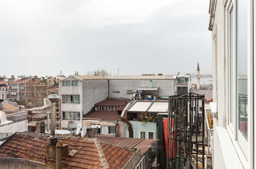 Photo 33 - Colorful Flat With Excellent Location Near Trendy Attractions in Kadikoy