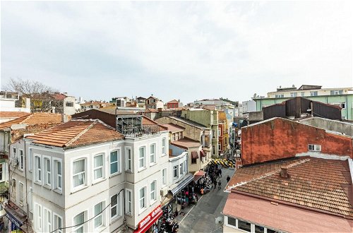 Photo 32 - Colorful Flat With Excellent Location Near Trendy Attractions in Kadikoy
