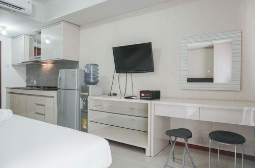 Photo 5 - Strategic And Compact Studio Apartment At Royal Mediterania Garden Residence