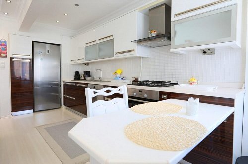 Photo 2 - Modern Cozy Flat With Central Location in Sisli
