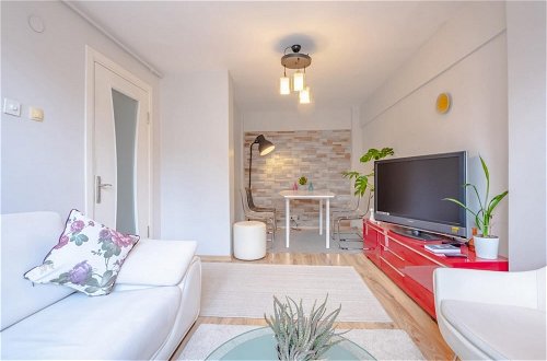 Photo 2 - Colorful and Central Flat With Balcony in Kadikoy