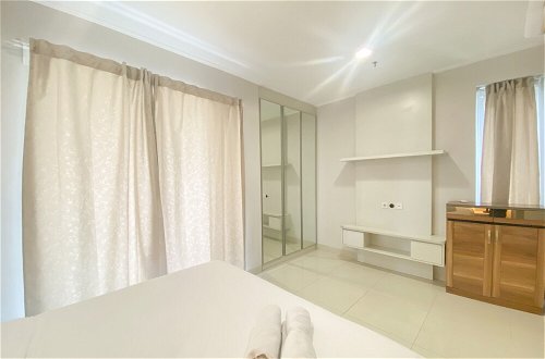 Foto 15 - Elegant And Comfort 2Br Apartment At The Mansion Kemayoran