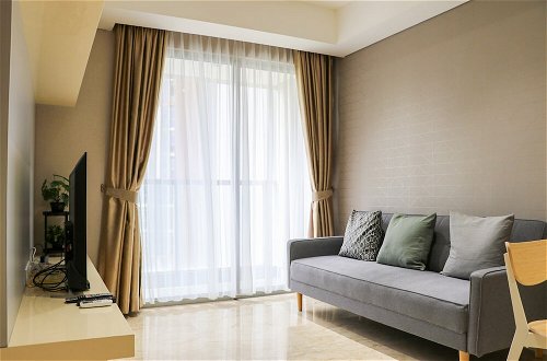 Photo 10 - Modern Look And Comfortable 1Br Gold Coast Apartment Pik