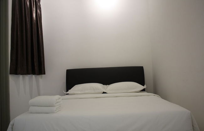 Cameron Strawberry Residence - Photo 7