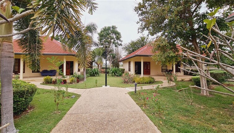 Foto 1 - Beautiful Bungalow With a Communal Outdoor Pool and 2 km From the Sandy Beach