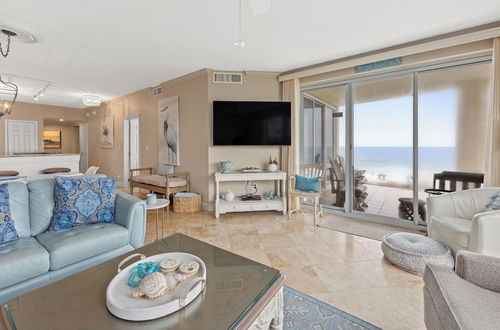 Photo 14 - Elegant 4BD 4Ba With Stunning Ocean Views and Direct Beach & Pool Access