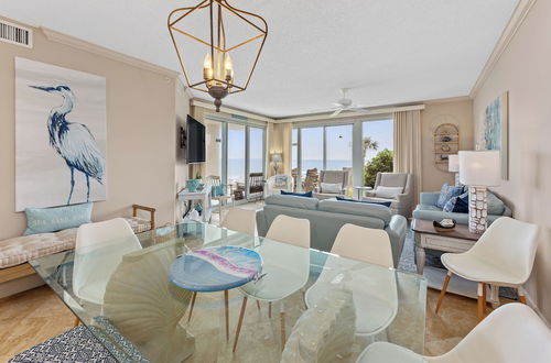 Photo 1 - Elegant 4BD 4Ba With Stunning Ocean Views and Direct Beach & Pool Access