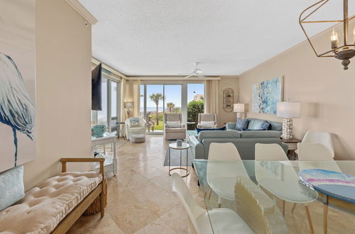 Foto 16 - Elegant 4BD 4Ba With Stunning Ocean Views and Direct Beach & Pool Access