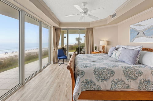 Foto 10 - Elegant 4BD 4Ba With Stunning Ocean Views and Direct Beach & Pool Access